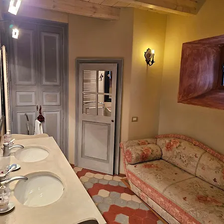 Sogni Nel Bosco Bed & Breakfast *